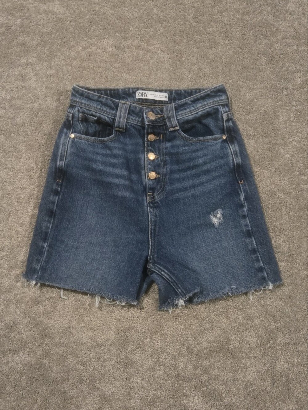 Zara High-Waisted Distressed Denim Shorts – Button Fly, Size 0 (EUR 32)